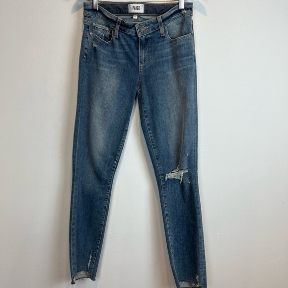 PAIGE | Skyline Ankle Peg Distressed Fray Ankle Step 28 - Picture 1 of 13